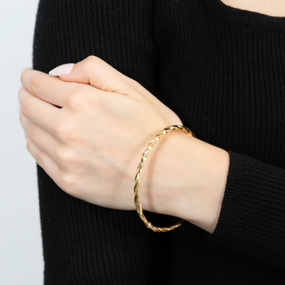 9ct Magnificent Yellow Gold Copper Filled Bangle - Image 3