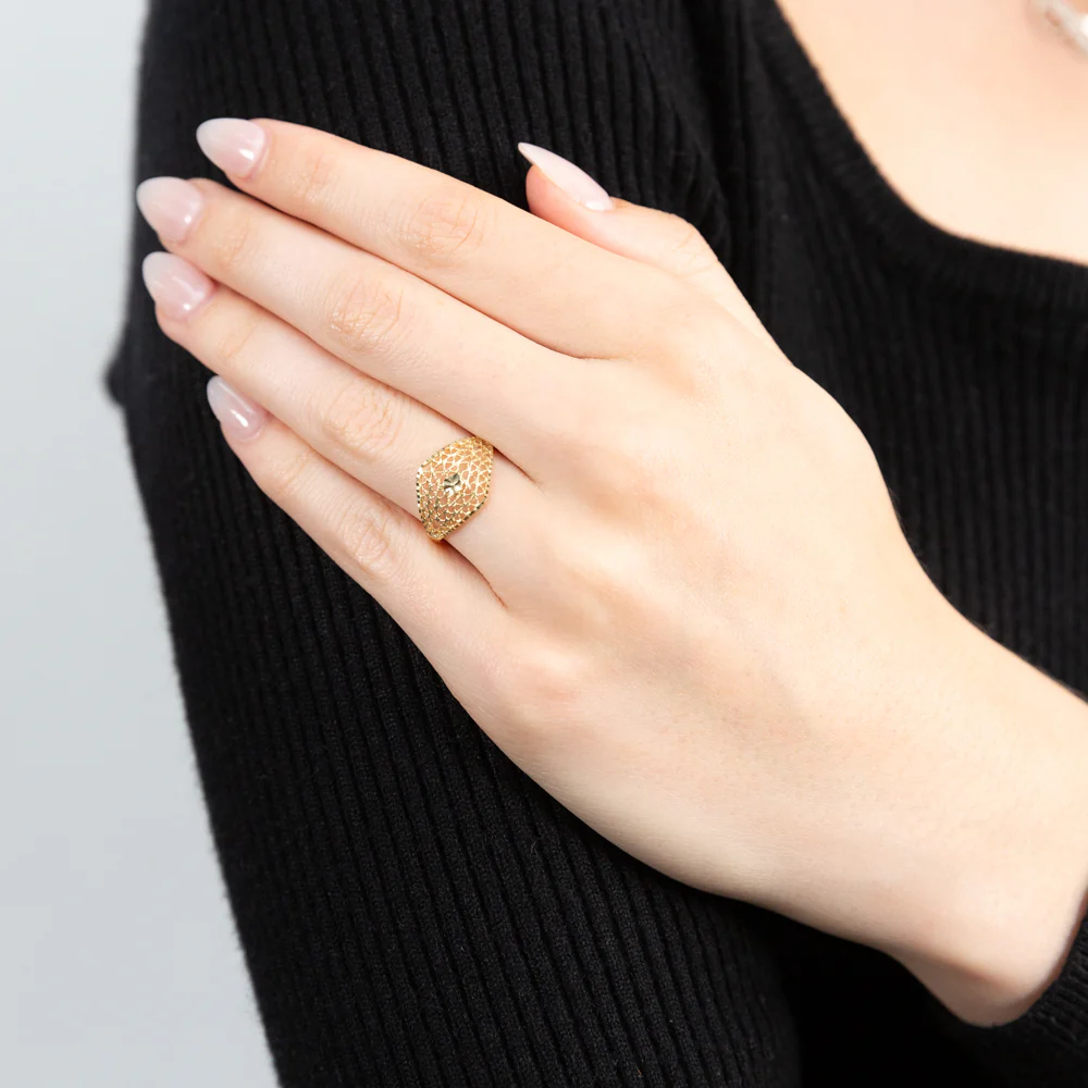 9ct Yellow Gold Alluring Ring - Image 3