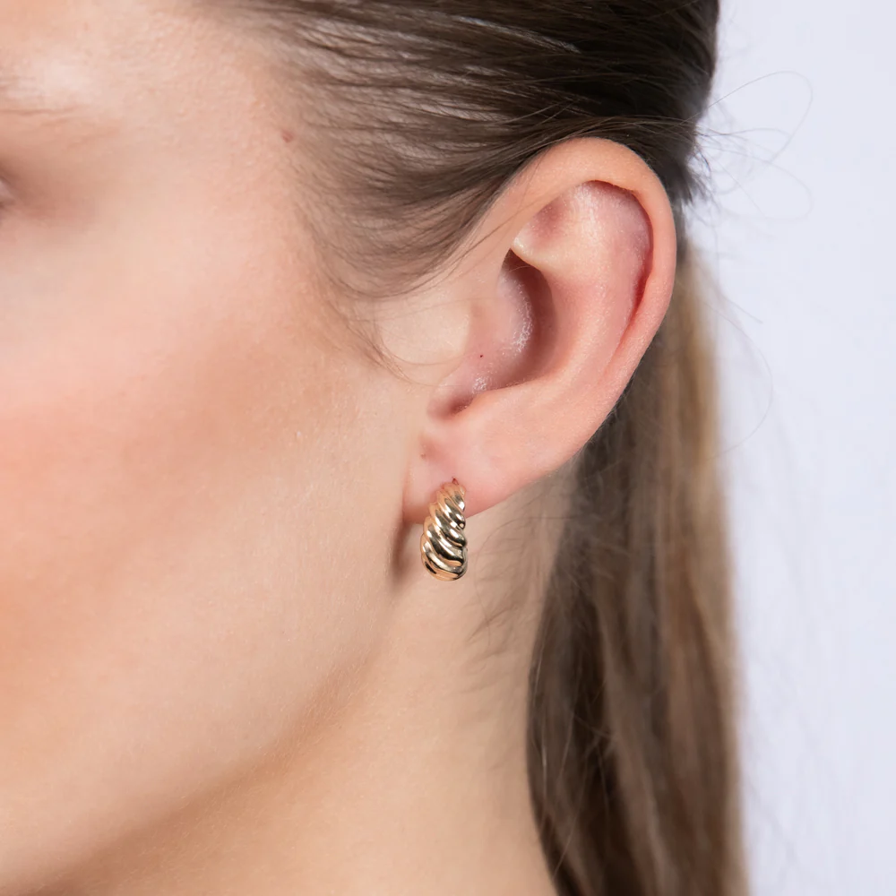 9ct Yellow Gold Ribbed Half Hoop Earrings - Image 2
