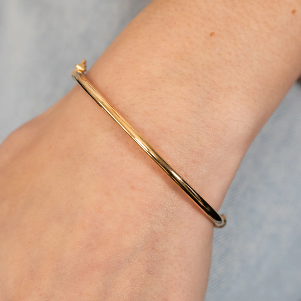 9ct Yellow Gold Silver Filled Plain Oval Hinge Bangle - Image 3