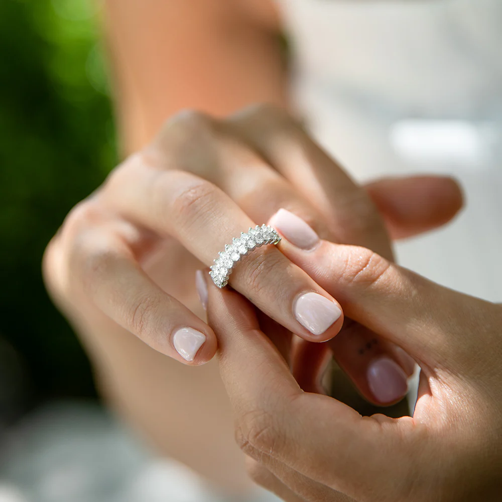 Luminesce Lab Grown 9ct White Gold 1.50 Carat Diamond Dress Ring with 32 Diamonds - Image 4