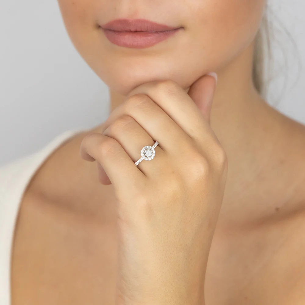 Luminesce Lab Grown 9ct yellow Gold 0.55 Carat Halo Brilliant Cut Ring - Image 4